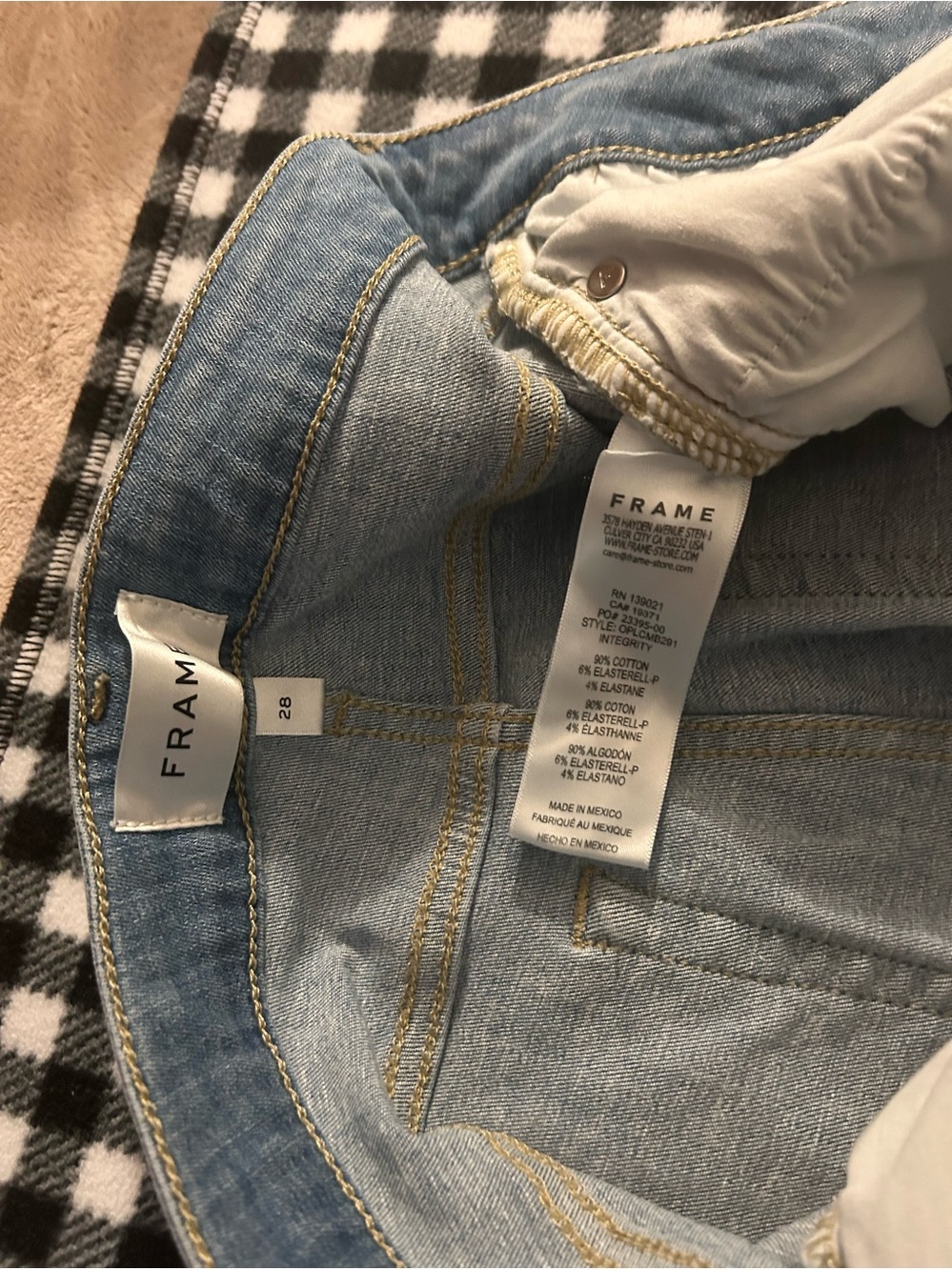🔥Frame Denim Le Crop Mini Boot Jeans in Integrity Wash🔥 - Picture 6 of 8